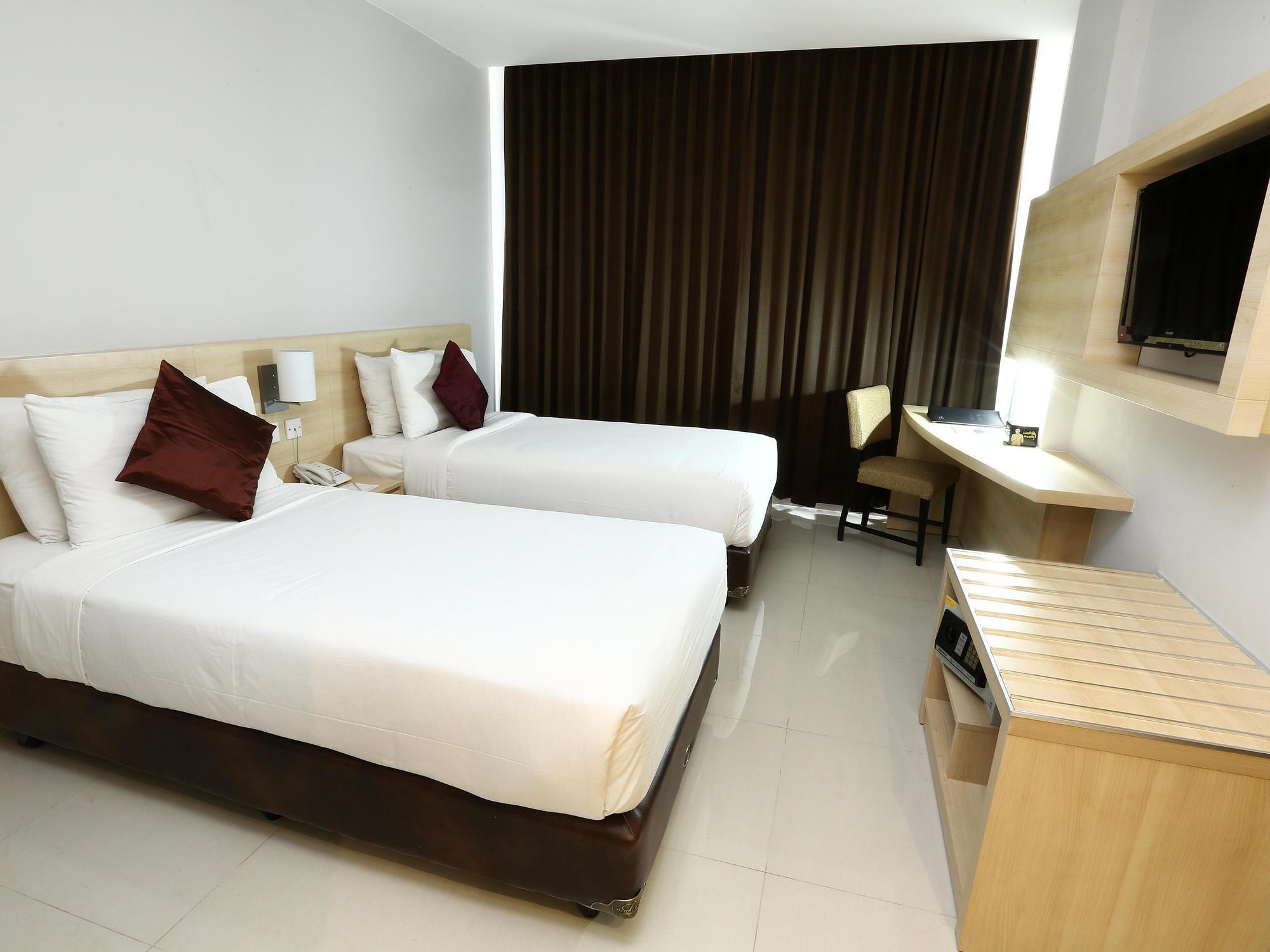 Grand Cakra Hotel מאלאנג מראה חיצוני תמונה